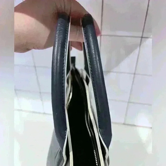 Vera Bradley Navy Blue Leather Handbag with Handles - Picture 3 of 7